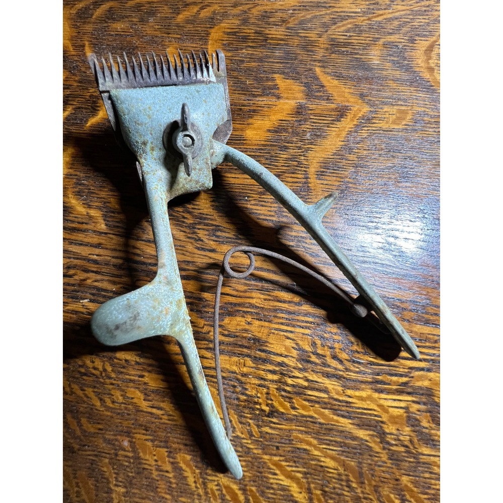 Antique Oster Manual Animal Clipper Vintage Hand Squeeze Grooming Tool Farm Tool